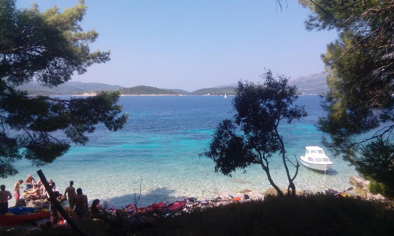 My Mediterranean Villa With Huge Garden And Own Parking Lumbarda Bagian luar foto